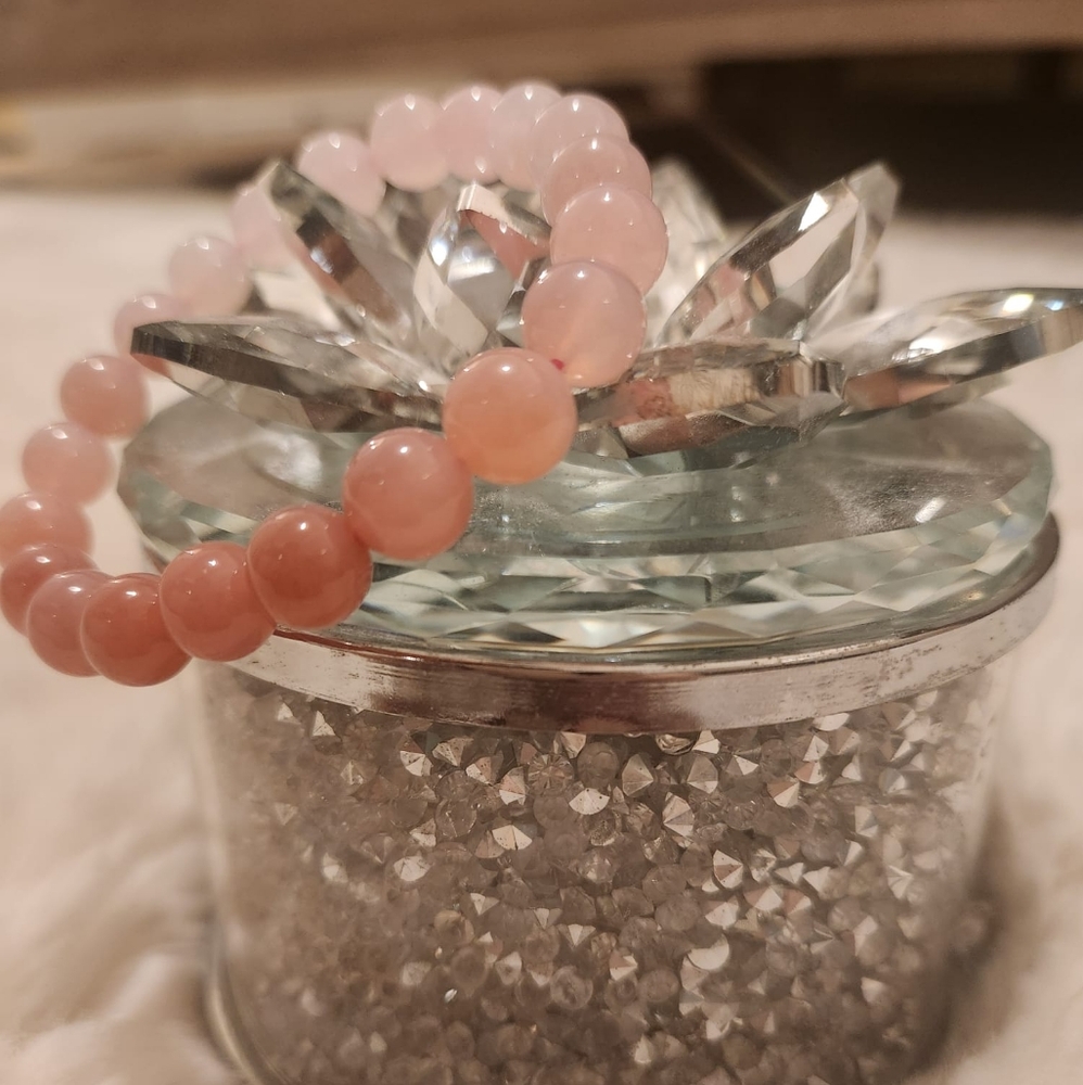 Pretty natural pink crystal bracelet only!